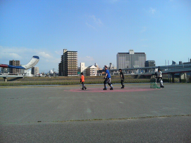 ���̉摜�̒��쌠��
Hiroshima Inline Hockey League(HIHL)�ɂ���܂��B�摜�f�[�^�̖��f�]�p�͌ł����f��\���グ�܂��B