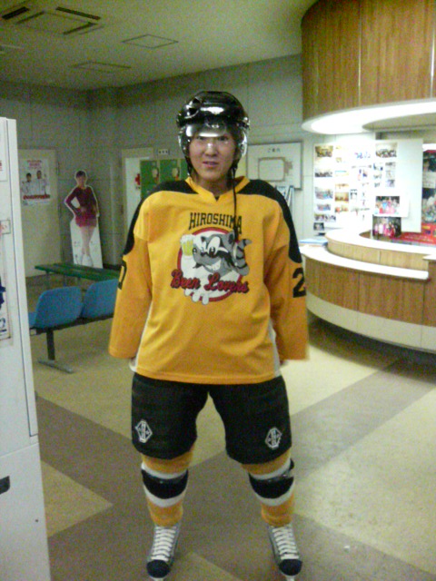 ���̉摜�̒��쌠��
Hiroshima Inline Hockey League(HIHL)�ɂ���܂��B�摜�f�[�^�̖��f�]�p�͌ł����f��\���グ�܂��B