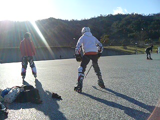 ���̉摜�̒��쌠��
Hiroshima Inline Hockey League(HIHL)�ɂ���܂��B�摜�f�[�^�̖��f�]�p�͌ł����f��\���グ�܂��B