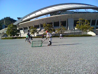 ���̉摜�̒��쌠��
Hiroshima Inline Hockey League(HIHL)�ɂ���܂��B�摜�f�[�^�̖��f�]�p�͌ł����f��\���グ�܂��B