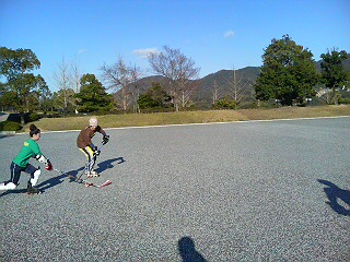 ���̉摜�̒��쌠��
Hiroshima Inline Hockey League(HIHL)�ɂ���܂��B�摜�f�[�^�̖��f�]�p�͌ł����f��\���グ�܂��B