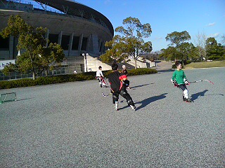 ���̉摜�̒��쌠��
Hiroshima Inline Hockey League(HIHL)�ɂ���܂��B�摜�f�[�^�̖��f�]�p�͌ł����f��\���グ�܂��B