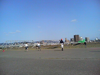 ���̉摜�̒��쌠��
Hiroshima Inline Hockey League(HIHL)�ɂ���܂��B�摜�f�[�^�̖��f�]�p�͌ł����f��\���グ�܂��B