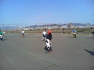 ���̉摜�̒��쌠��
Hiroshima Inline Hockey League(HIHL)�ɂ���܂��B�摜�f�[�^�̖��f�]�p�͌ł����f��\���グ�܂��B