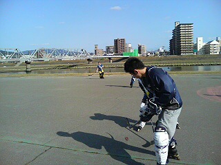 ���̉摜�̒��쌠��
Hiroshima Inline Hockey League(HIHL)�ɂ���܂��B�摜�f�[�^�̖��f�]�p�͌ł����f��\���グ�܂��B