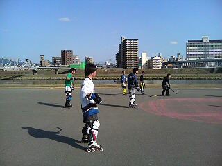 ���̉摜�̒��쌠��
Hiroshima Inline Hockey League(HIHL)�ɂ���܂��B�摜�f�[�^�̖��f�]�p�͌ł����f��\���グ�܂��B