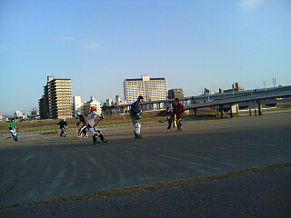 ���̉摜�̒��쌠��
Hiroshima Inline Hockey League(HIHL)�ɂ���܂��B�摜�f�[�^�̖��f�]�p�͌ł����f��\���グ�܂��B