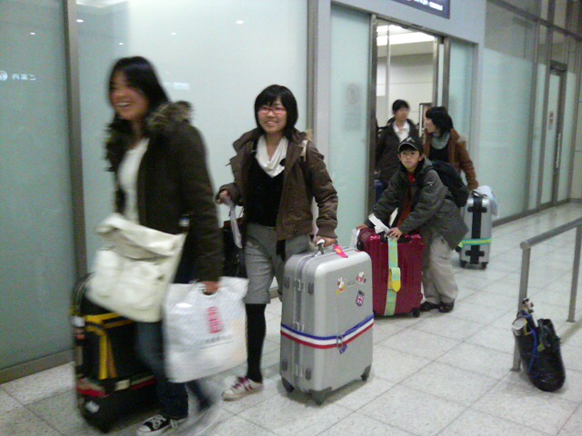 ���̉摜�̒��쌠��
Hiroshima Inline Hockey League(HIHL)�ɂ���܂��B�摜�f�[�^�̖��f�]�p�͌ł����f��\���グ�܂��B