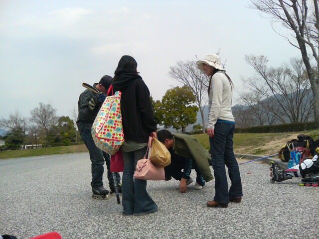 ���̉摜�̒��쌠��
Hiroshima Inline Hockey League(HIHL)�ɂ���܂��B�摜�f�[�^�̖��f�]�p�͌ł����f��\���グ�܂��B