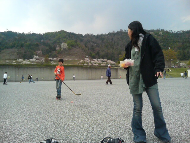 ���̉摜�̒��쌠��
Hiroshima Inline Hockey League(HIHL)�ɂ���܂��B�摜�f�[�^�̖��f�]�p�͌ł����f��\���グ�܂��B