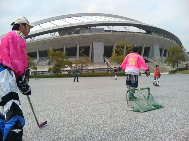 ���̉摜�̒��쌠��
Hiroshima Inline Hockey League(HIHL)�ɂ���܂��B�摜�f�[�^�̖��f�]�p�͌ł����f��\���グ�܂��B