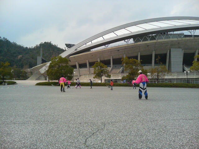 ���̉摜�̒��쌠��
Hiroshima Inline Hockey League(HIHL)�ɂ���܂��B�摜�f�[�^�̖��f�]�p�͌ł����f��\���グ�܂��B