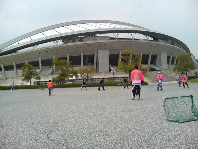 ���̉摜�̒��쌠��
Hiroshima Inline Hockey League(HIHL)�ɂ���܂��B�摜�f�[�^�̖��f�]�p�͌ł����f��\���グ�܂��B