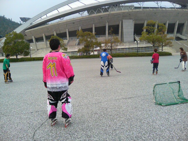 ���̉摜�̒��쌠��
Hiroshima Inline Hockey League(HIHL)�ɂ���܂��B�摜�f�[�^�̖��f�]�p�͌ł����f��\���グ�܂��B