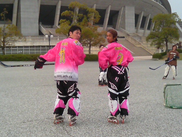 ���̉摜�̒��쌠��
Hiroshima Inline Hockey League(HIHL)�ɂ���܂��B�摜�f�[�^�̖��f�]�p�͌ł����f��\���グ�܂��B