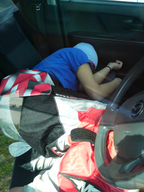 ���̉摜�̒��쌠��
Hiroshima Inline Hockey League(HIHL)�ɂ���܂��B�摜�f�[�^�̖��f�]�p�͌ł����f��\���グ�܂��B