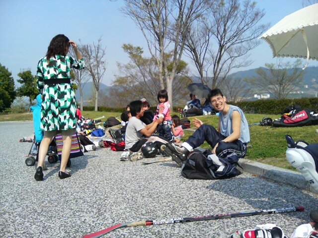 ���̉摜�̒��쌠��
Hiroshima Inline Hockey League(HIHL)�ɂ���܂��B�摜�f�[�^�̖��f�]�p�͌ł����f��\���グ�܂��B