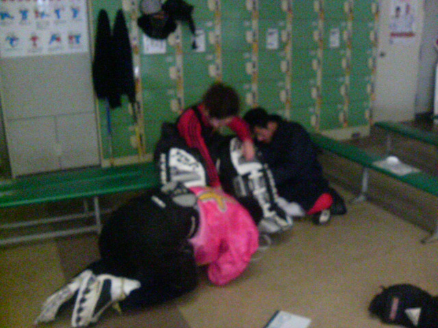 ���̉摜�̒��쌠��
Hiroshima Inline Hockey League(HIHL)�ɂ���܂��B�摜�f�[�^�̖��f�]�p�͌ł����f��\���グ�܂��B