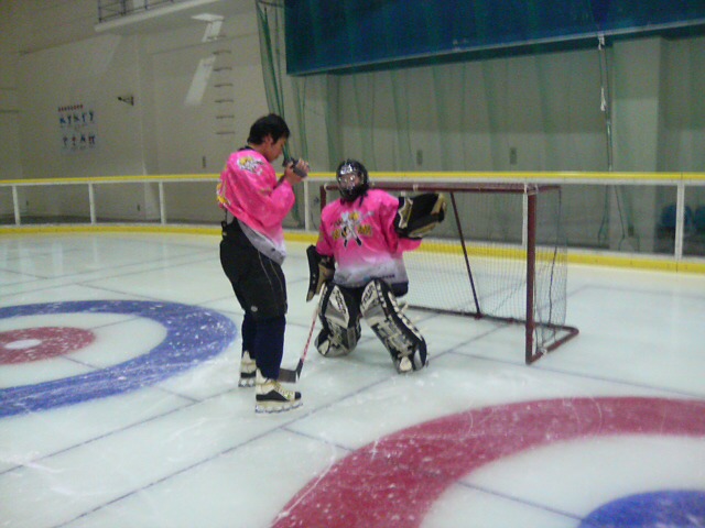 ���̉摜�̒��쌠��
Hiroshima Inline Hockey League(HIHL)�ɂ���܂��B�摜�f�[�^�̖��f�]�p�͌ł����f��\���グ�܂��B