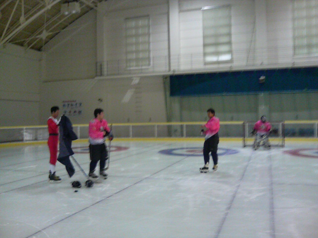 ���̉摜�̒��쌠��
Hiroshima Inline Hockey League(HIHL)�ɂ���܂��B�摜�f�[�^�̖��f�]�p�͌ł����f��\���グ�܂��B