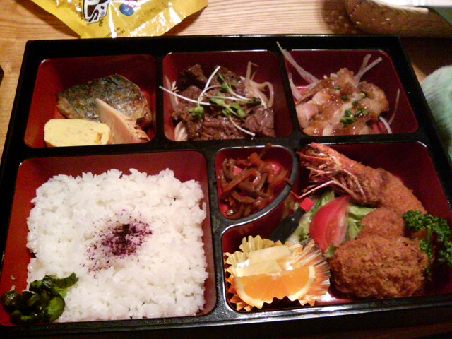 ���̉摜�̒��쌠��
Hiroshima Inline Hockey League(HIHL)�ɂ���܂��B�摜�f�[�^�̖��f�]�p�͌ł����f��\���グ�܂��B