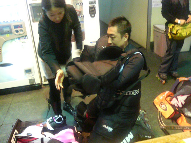 ���̉摜�̒��쌠��
Hiroshima Inline Hockey League(HIHL)�ɂ���܂��B�摜�f�[�^�̖��f�]�p�͌ł����f��\���グ�܂��B