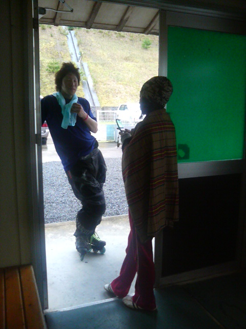 ���̉摜�̒��쌠��
Hiroshima Inline Hockey League(HIHL)�ɂ���܂��B�摜�f�[�^�̖��f�]�p�͌ł����f��\���グ�܂��B