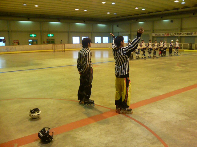 ���̉摜�̒��쌠��
Hiroshima Inline Hockey League(HIHL)�ɂ���܂��B�摜�f�[�^�̖��f�]�p�͌ł����f��\���グ�܂��B