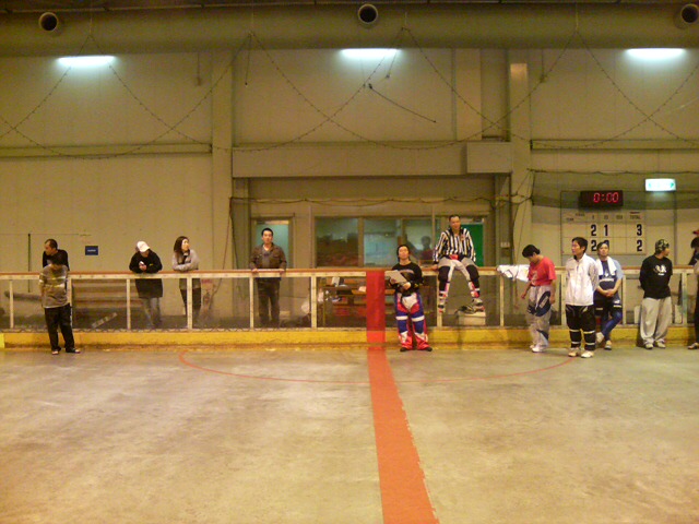 ���̉摜�̒��쌠��
Hiroshima Inline Hockey League(HIHL)�ɂ���܂��B�摜�f�[�^�̖��f�]�p�͌ł����f��\���グ�܂��B