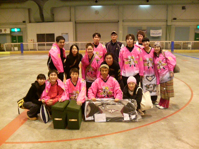 ���̉摜�̒��쌠��
Hiroshima Inline Hockey League(HIHL)�ɂ���܂��B�摜�f�[�^�̖��f�]�p�͌ł����f��\���グ�܂��B