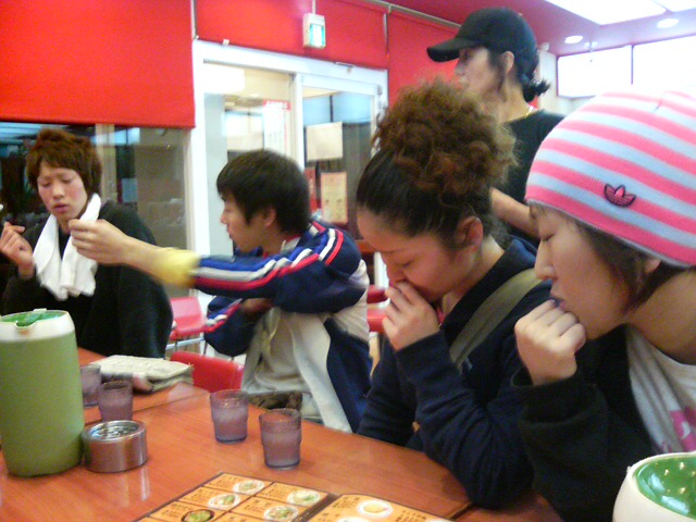 ���̉摜�̒��쌠��
Hiroshima Inline Hockey League(HIHL)�ɂ���܂��B�摜�f�[�^�̖��f�]�p�͌ł����f��\���グ�܂��B