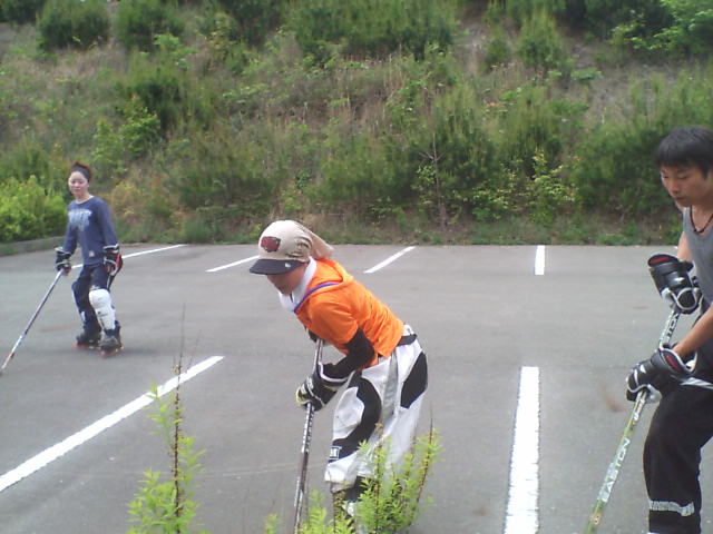 ���̉摜�̒��쌠��
Hiroshima Inline Hockey League(HIHL)�ɂ���܂��B�摜�f�[�^�̖��f�]�p�͌ł����f��\���グ�܂��B