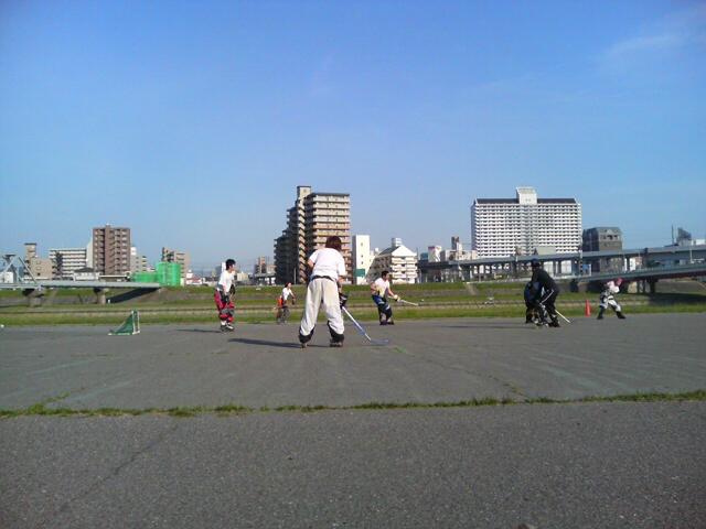 ���̉摜�̒��쌠��
Hiroshima Inline Hockey League(HIHL)�ɂ���܂��B�摜�f�[�^�̖��f�]�p�͌ł����f��\���グ�܂��B