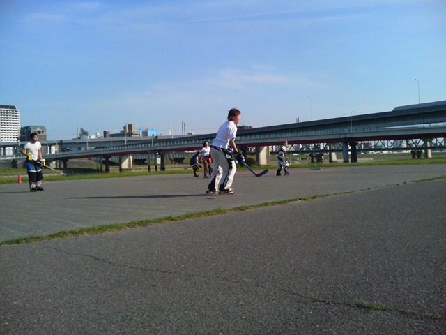 ���̉摜�̒��쌠��
Hiroshima Inline Hockey League(HIHL)�ɂ���܂��B�摜�f�[�^�̖��f�]�p�͌ł����f��\���グ�܂��B