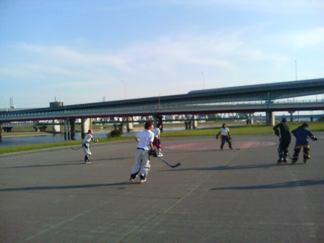 ���̉摜�̒��쌠��
Hiroshima Inline Hockey League(HIHL)�ɂ���܂��B�摜�f�[�^�̖��f�]�p�͌ł����f��\���グ�܂��B