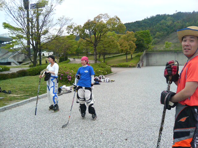 ���̉摜�̒��쌠��
Hiroshima Inline Hockey League(HIHL)�ɂ���܂��B�摜�f�[�^�̖��f�]�p�͌ł����f��\���グ�܂��B