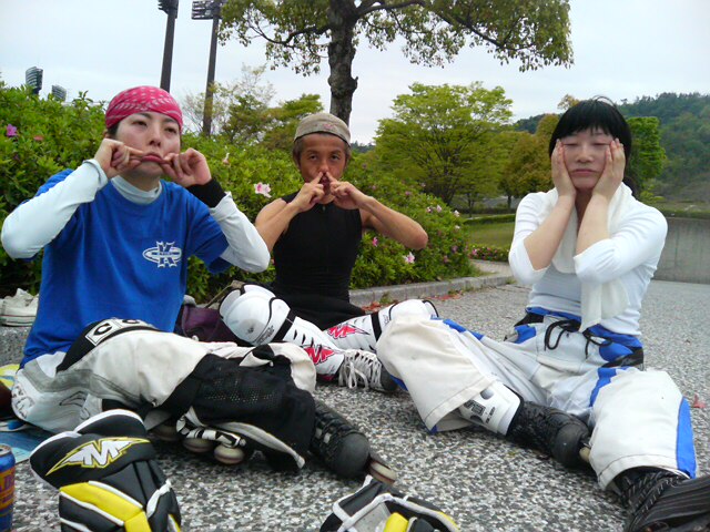 ���̉摜�̒��쌠��
Hiroshima Inline Hockey League(HIHL)�ɂ���܂��B�摜�f�[�^�̖��f�]�p�͌ł����f��\���グ�܂��B