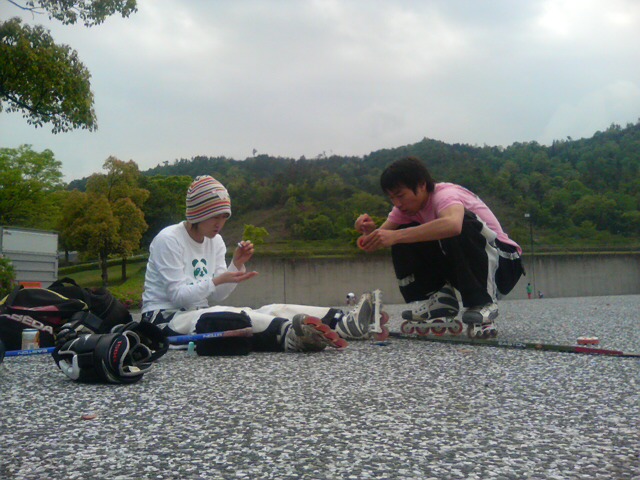 ���̉摜�̒��쌠��
Hiroshima Inline Hockey League(HIHL)�ɂ���܂��B�摜�f�[�^�̖��f�]�p�͌ł����f��\���グ�܂��B