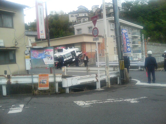 ���̉摜�̒��쌠��
Hiroshima Inline Hockey League(HIHL)�ɂ���܂��B�摜�f�[�^�̖��f�]�p�͌ł����f��\���グ�܂��B