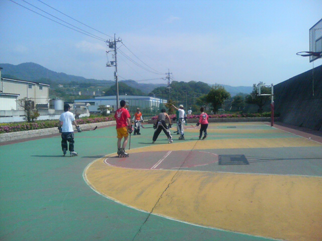 ���̉摜�̒��쌠��
Hiroshima Inline Hockey League(HIHL)�ɂ���܂��B�摜�f�[�^�̖��f�]�p�͌ł����f��\���グ�܂��B