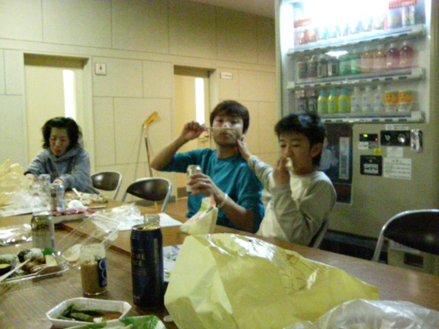 ���̉摜�̒��쌠��
Hiroshima Inline Hockey League(HIHL)�ɂ���܂��B�摜�f�[�^�̖��f�]�p�͌ł����f��\���グ�܂��B