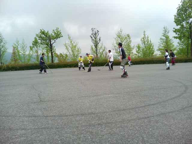 ���̉摜�̒��쌠��
Hiroshima Inline Hockey League(HIHL)�ɂ���܂��B�摜�f�[�^�̖��f�]�p�͌ł����f��\���グ�܂��B