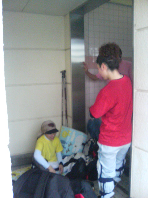 ���̉摜�̒��쌠��
Hiroshima Inline Hockey League(HIHL)�ɂ���܂��B�摜�f�[�^�̖��f�]�p�͌ł����f��\���グ�܂��B