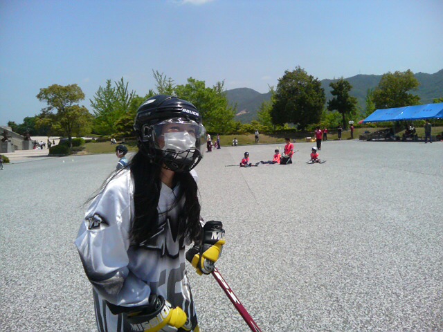 ���̉摜�̒��쌠��
Hiroshima Inline Hockey League(HIHL)�ɂ���܂��B�摜�f�[�^�̖��f�]�p�͌ł����f��\���グ�܂��B