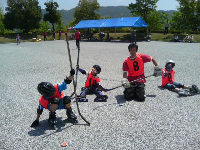 ���̉摜�̒��쌠��
Hiroshima Inline Hockey League(HIHL)�ɂ���܂��B�摜�f�[�^�̖��f�]�p�͌ł����f��\���グ�܂��B