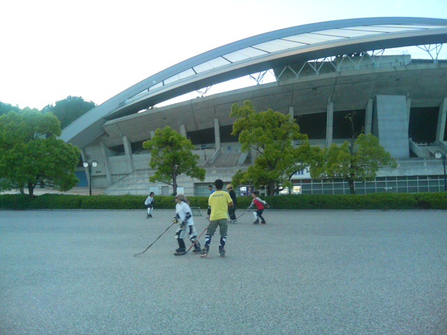 ���̉摜�̒��쌠��
Hiroshima Inline Hockey League(HIHL)�ɂ���܂��B�摜�f�[�^�̖��f�]�p�͌ł����f��\���グ�܂��B