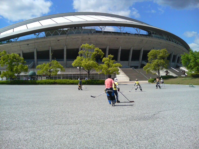 ���̉摜�̒��쌠��
Hiroshima Inline Hockey League(HIHL)�ɂ���܂��B�摜�f�[�^�̖��f�]�p�͌ł����f��\���グ�܂��B