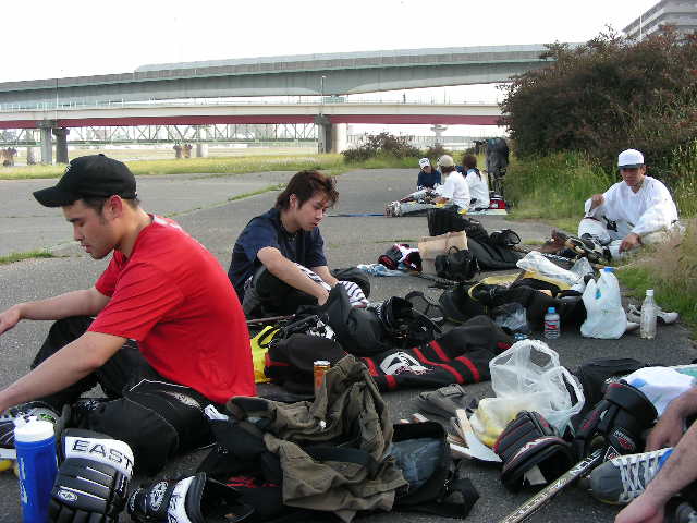 ���̉摜�̒��쌠��
Hiroshima Inline Hockey League(HIHL)�ɂ���܂��B�摜�f�[�^�̖��f�]�p�͌ł����f��\���グ�܂��B