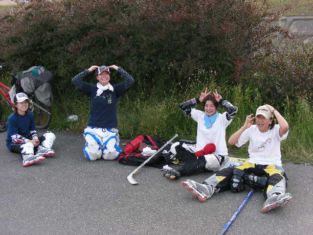 ���̉摜�̒��쌠��
Hiroshima Inline Hockey League(HIHL)�ɂ���܂��B�摜�f�[�^�̖��f�]�p�͌ł����f��\���グ�܂��B