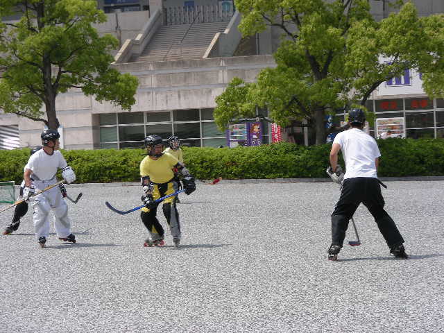 ���̉摜�̒��쌠��
Hiroshima Inline Hockey League(HIHL)�ɂ���܂��B�摜�f�[�^�̖��f�]�p�͌ł����f��\���グ�܂��B